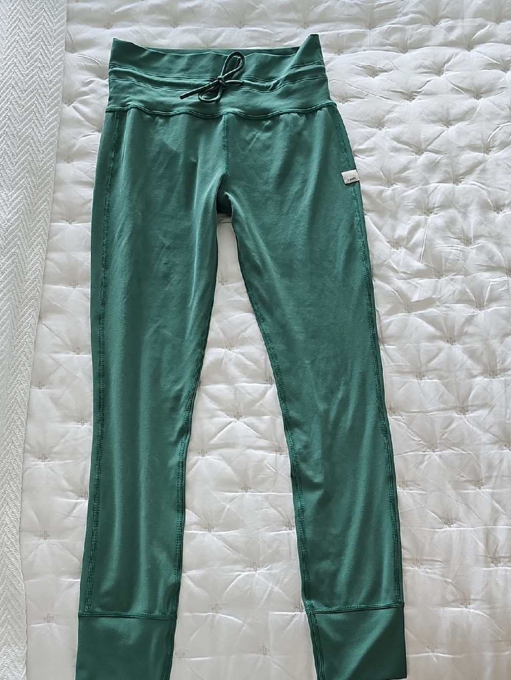 Vuori Daily Drawstring Legging- Size Small. Green